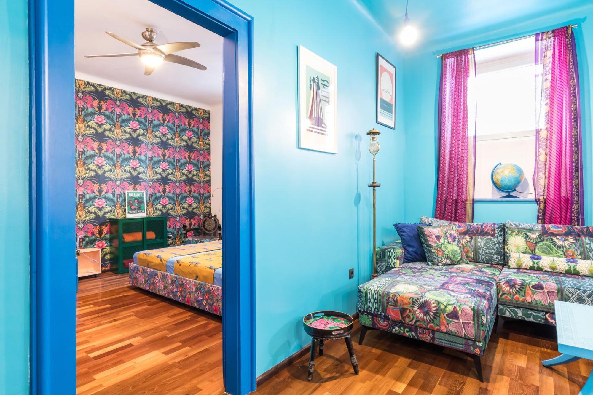 Charming Funky In Center Of Apartman
