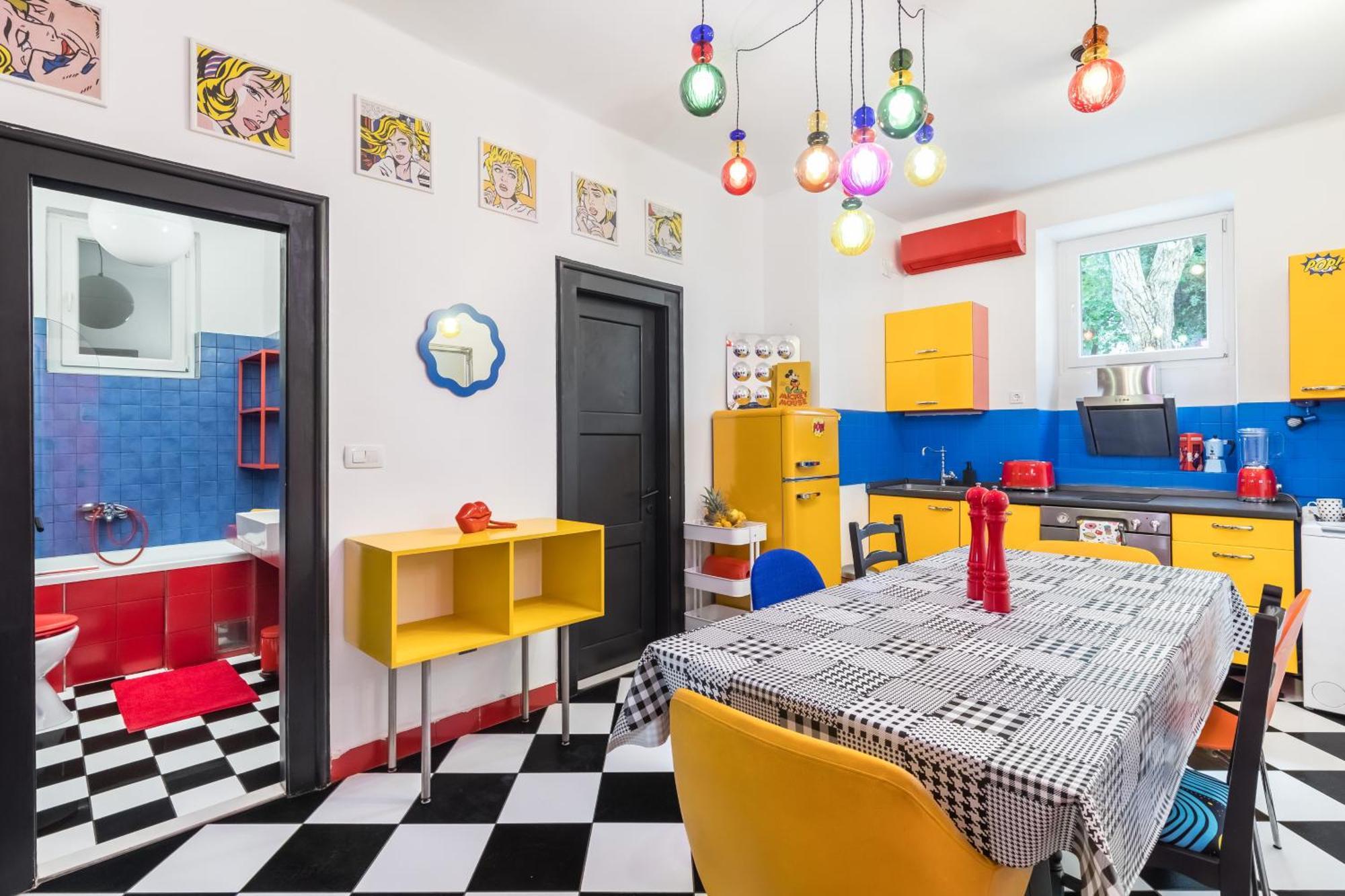 Charming Funky In Center Of Apartman *